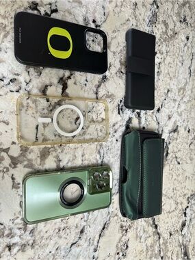 Lot of Apple cell phone accessories